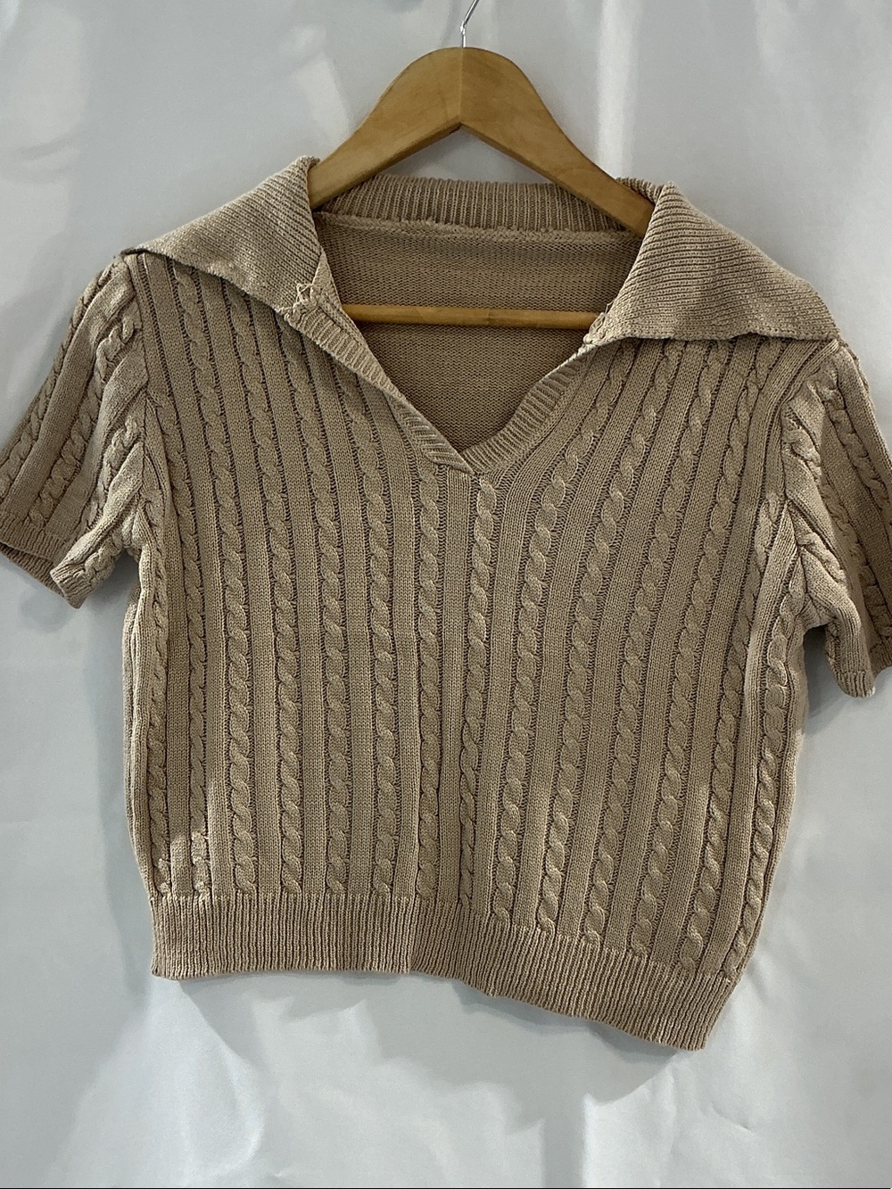 Source Unknown Beige Short-Sleeve V-Neck Cable Knit Sweater